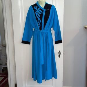 Vtg 60s/70s Vtg Vanity Fair turquoise‎ & black fleece robe